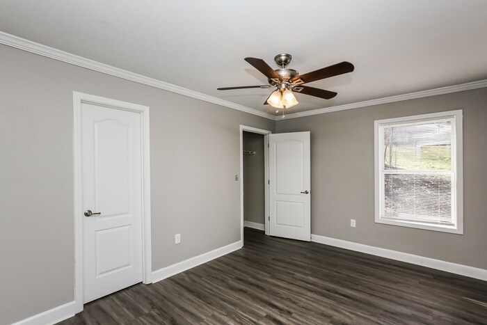 Building Photo - 224 Sylvan Dr