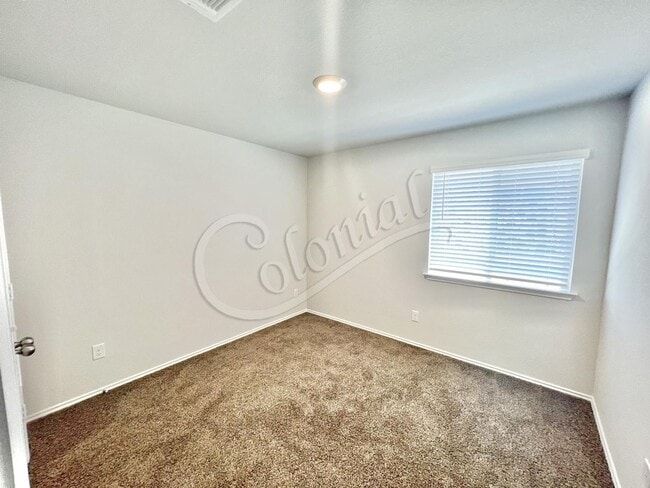 Building Photo - 1307 Cesarina St