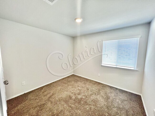 Building Photo - AVAILABLE BEGINNING OF MAY, APPLY TODAY ON OUR WEBSITE!