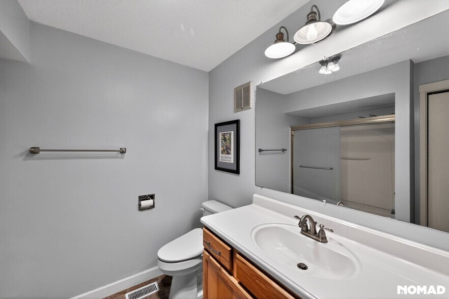 Building Photo - 18101 Stoneridge St