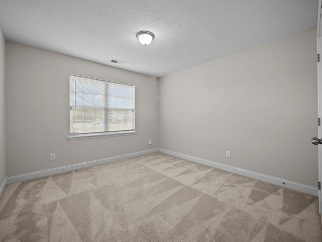 Building Photo - Welcome to Eastport!