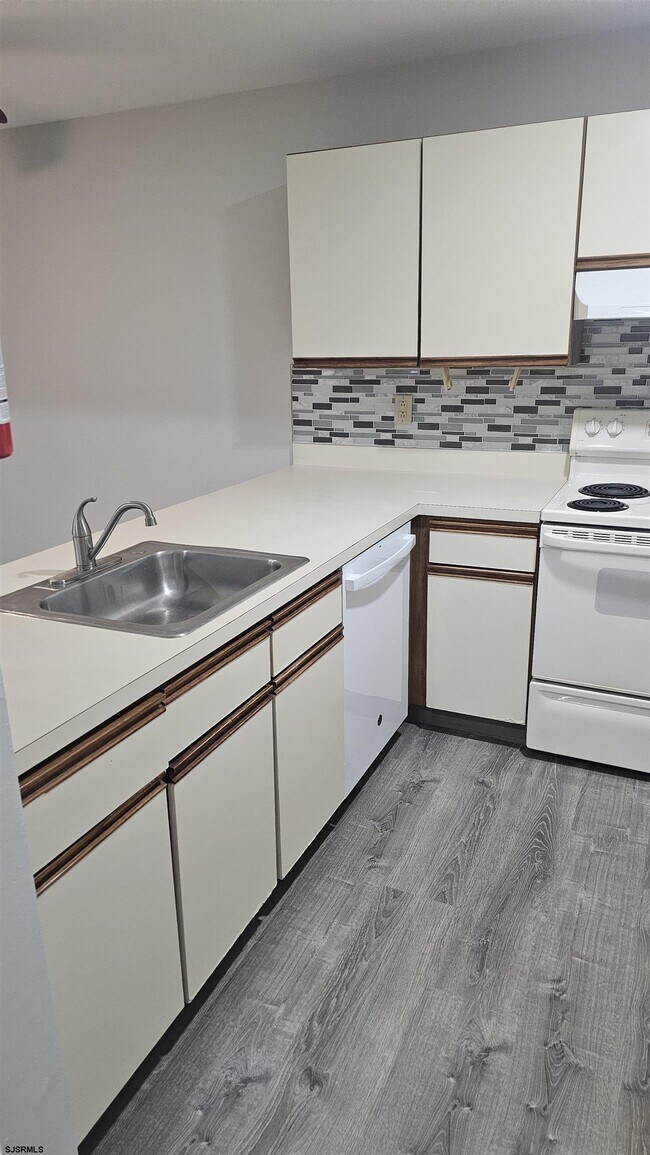 Building Photo - 184 Heather Croft