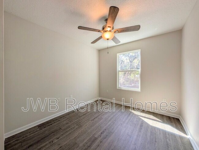 Building Photo - 2837 Regulus Dr