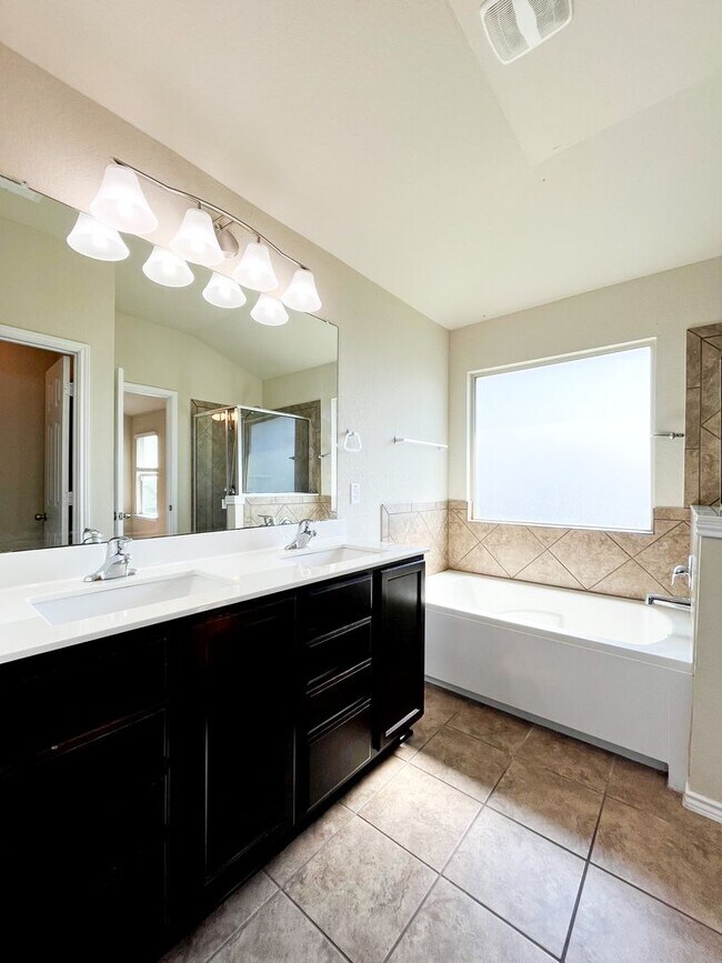 Building Photo - Available NOW!!!! This gorgeous home is located in The Landing Subdivision in Killeen. This home ...