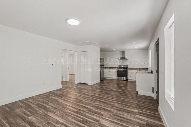 Building Photo - 1060 37th St