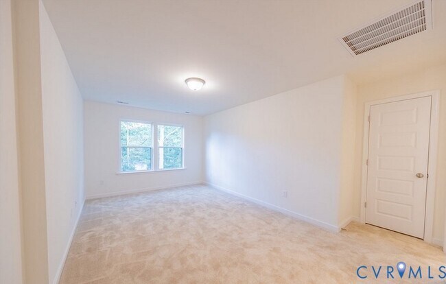 Building Photo - 12201 Dutch Elm Cir