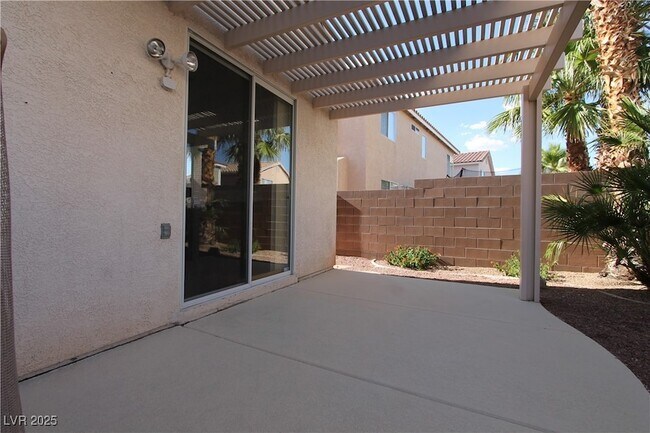 Building Photo - 2411 Brockton Way