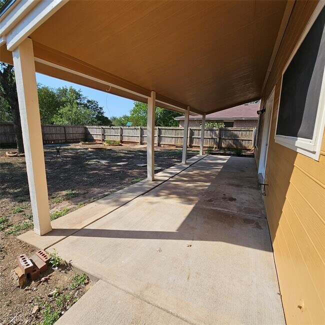 Building Photo - 109 Sydney's Way