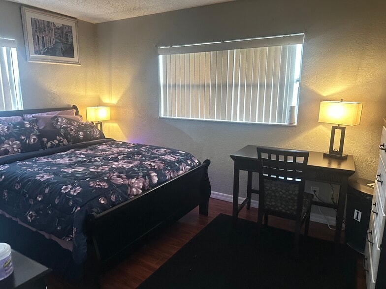 Building Photo - 5107 Cochita Dr