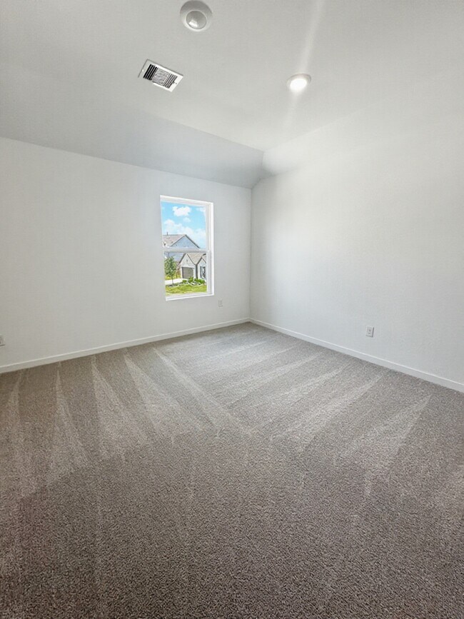 Building Photo - 26915 Nightingale Songs Dr