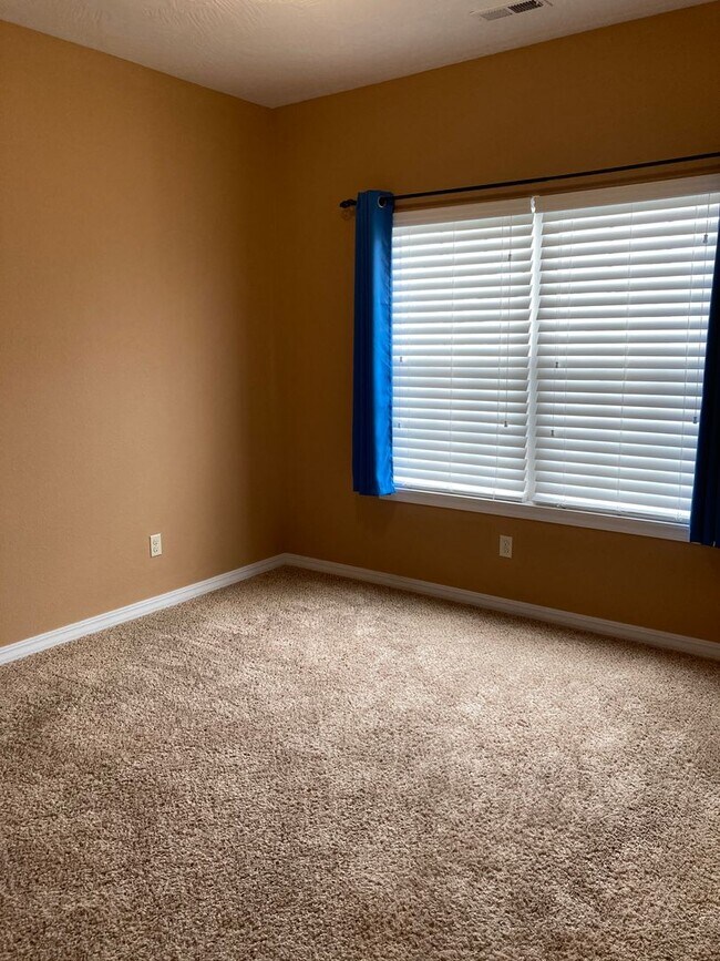 Building Photo - COMING SOON: Beautiful 3 bed/2 bath home l...