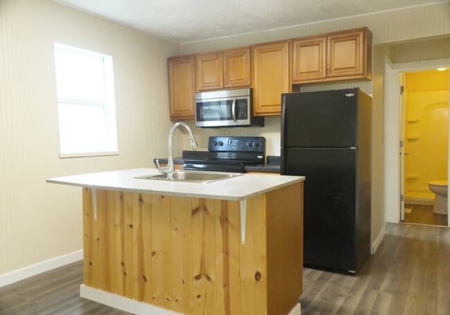 Building Photo - 1121 N 29th St