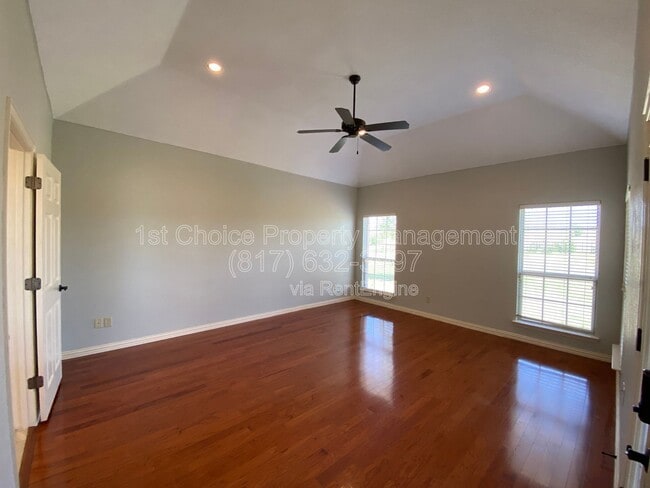 Building Photo - 112 Prairie Ridge Dr