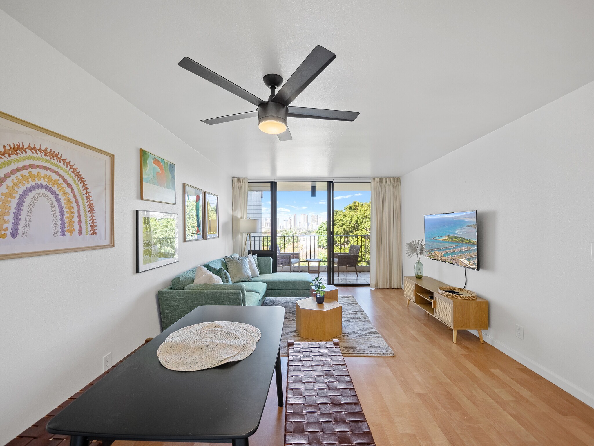 Building Photo - 3138 Waialae Ave