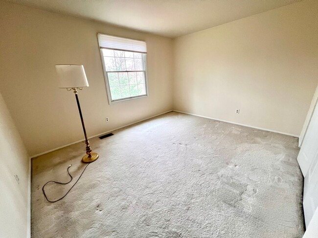 Building Photo - Beautiful Home - 3 Bedroom 2.5 Bathroom - ...