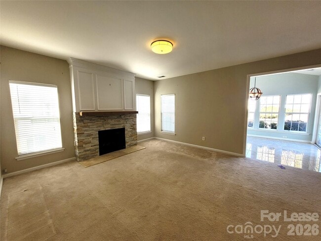 Building Photo - 2728 Sunberry Ln NW