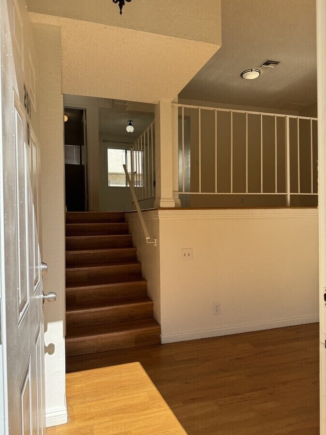 Building Photo - 209 N. Nicholson-D