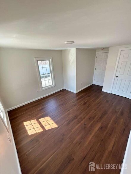 Building Photo - 8 Hampton St