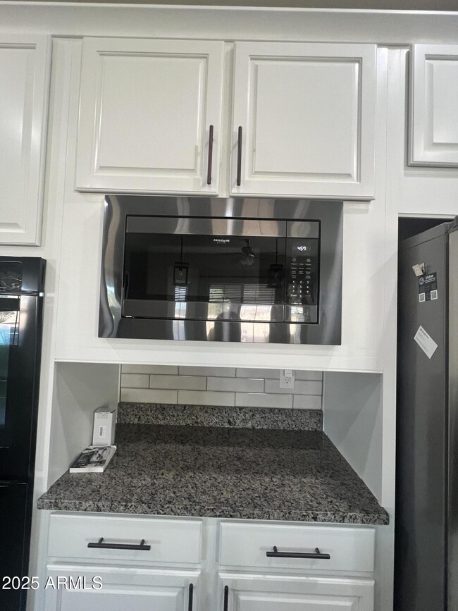 Building Photo - 5361 S Crosscreek Dr