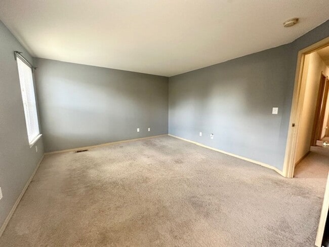 Building Photo - Roomy 4-Bedroom Home in Quiet Panther Lake Location
