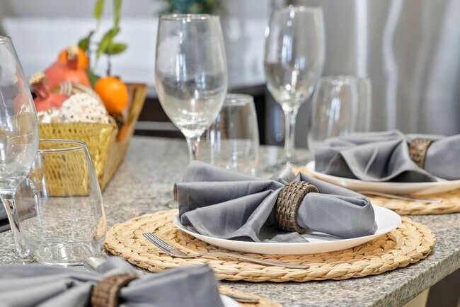 Building Photo - 1700 W Cleveland St