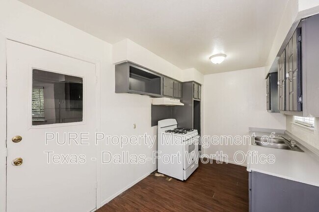 Building Photo - 1811 E Timberview Ln