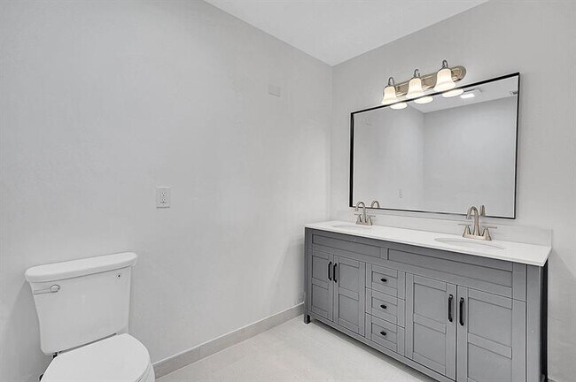 Building Photo - 5700 SW 120th Ave