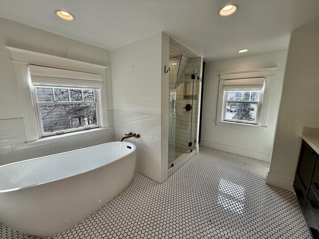 Building Photo - 1228 Bryan Ave