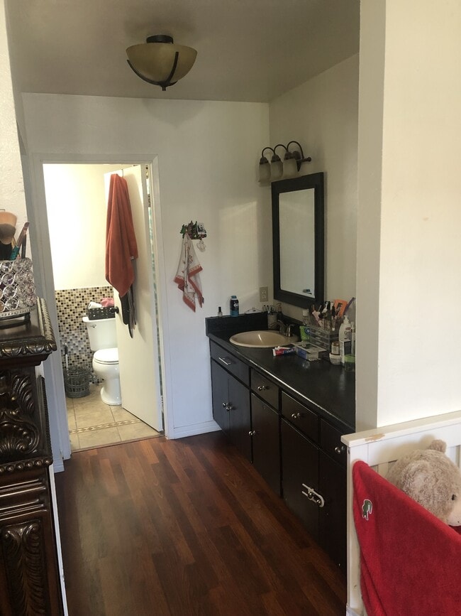 Building Photo - 243 Espanas Glen