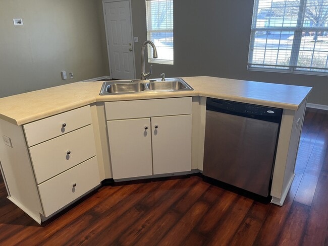 Building Photo - 5070 Boyd Dr