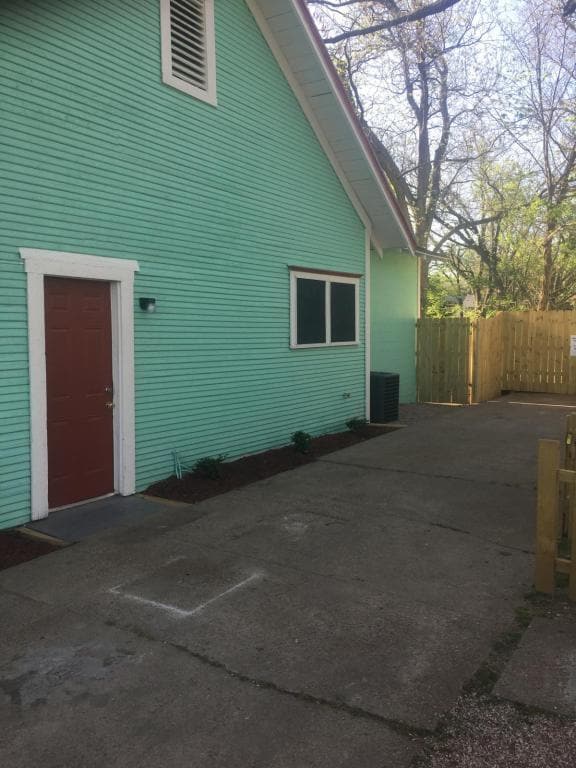 Building Photo - 811 Bishop St