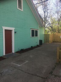 Building Photo - 811 Bishop St