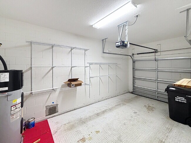 Building Photo - 1077 Amber Leaf Trl