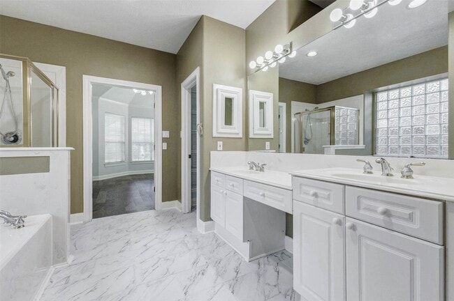 Building Photo - 12906 Silent Shore