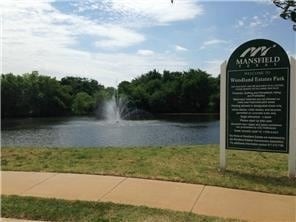 Building Photo - Beautiful 3 Bedroom, 2.5 Bath duplex located in Woodland Estates!