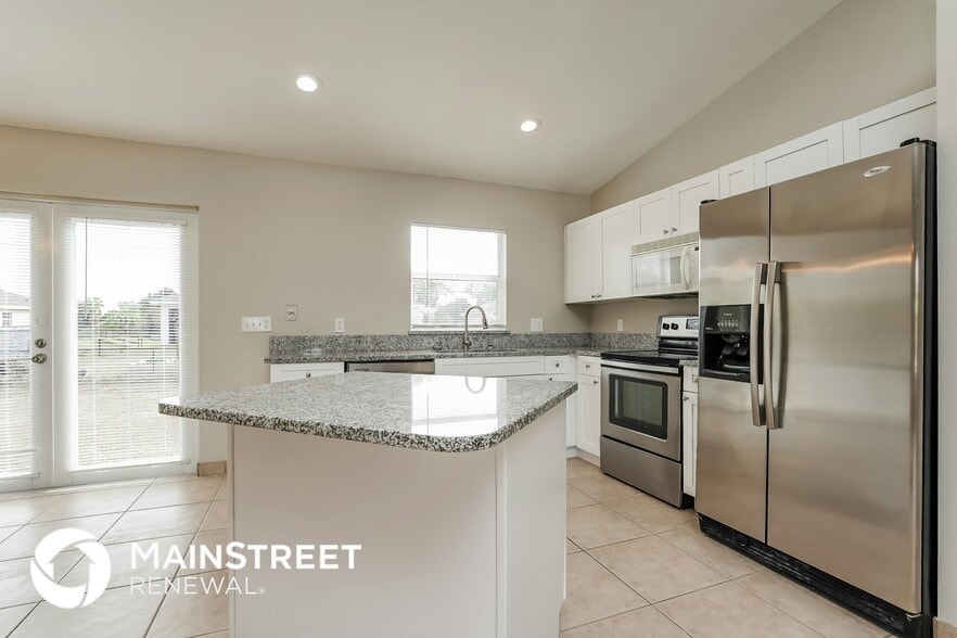 Building Photo - 6030 Latimer Ave