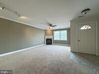 Building Photo - 6924 Fairfax Dr