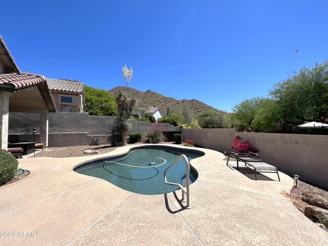 Primary Photo - 13867 E Paradise Ln