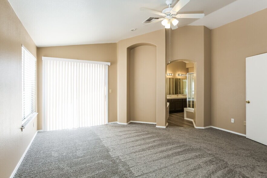 Building Photo - 5005 Monte Del Sol Ln