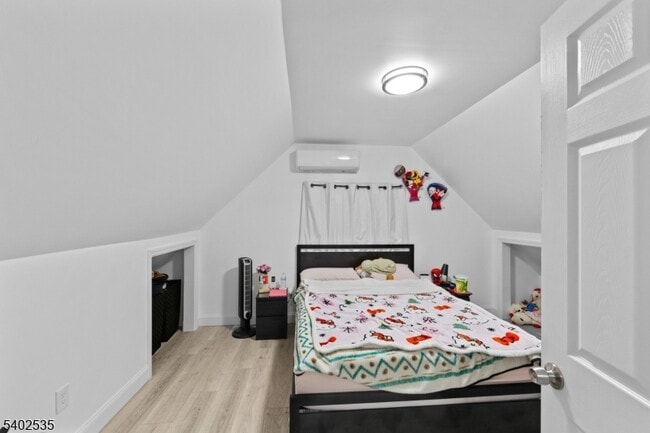 Building Photo - 56 Yereance Ave