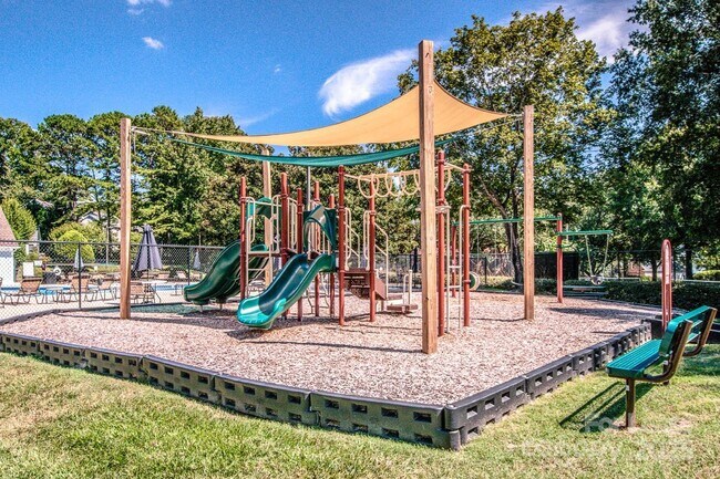 Building Photo - 169 Southhaven Dr