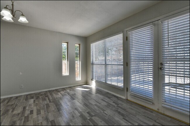 Building Photo - Pending