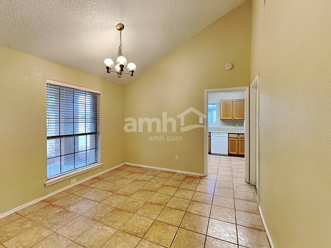 Building Photo - 3717 Flagstone Ave