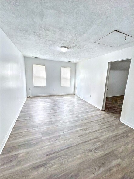 Building Photo - 3295 W 46th St