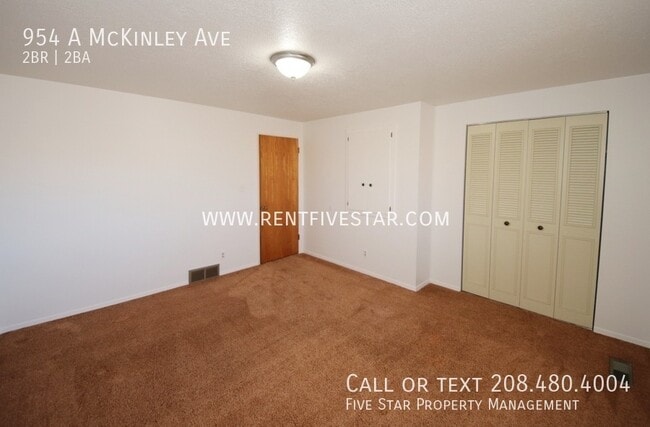 Building Photo - 954 A McKinley Ave