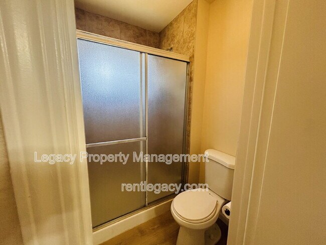 Building Photo - 6841 Castleberry Cir