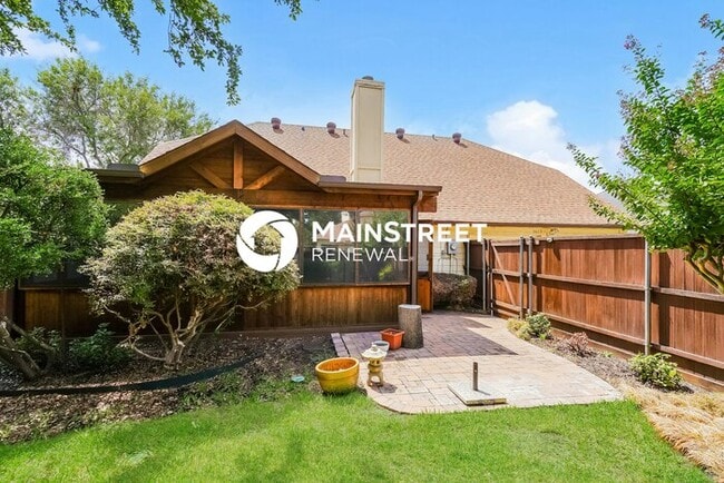 Building Photo - 3 Bedroom Pet-Friendly Home in Carrollton, TX with Main Street Renewal
