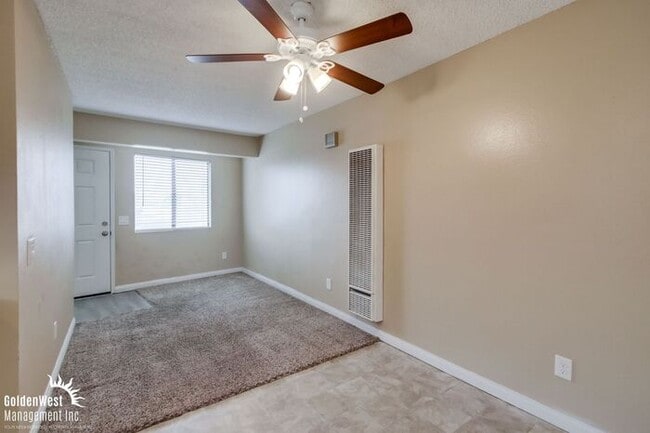 Building Photo - Charming 2Bdm 1Ba Apartment in the North P...