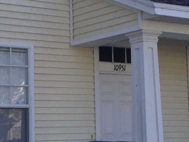 Building Photo - 10951 Black Swan Ct