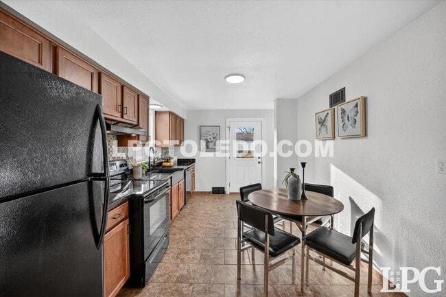 Building Photo - 5831 Gany Mede Dr